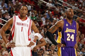 开云体育中国-米切尔化身防守铁闸，火箭窒息式绞杀击溃魔术