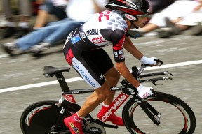 开云官网2026-2026世界杯之夜，C罗连续得分拉开差距，时间之河见证不朽传奇