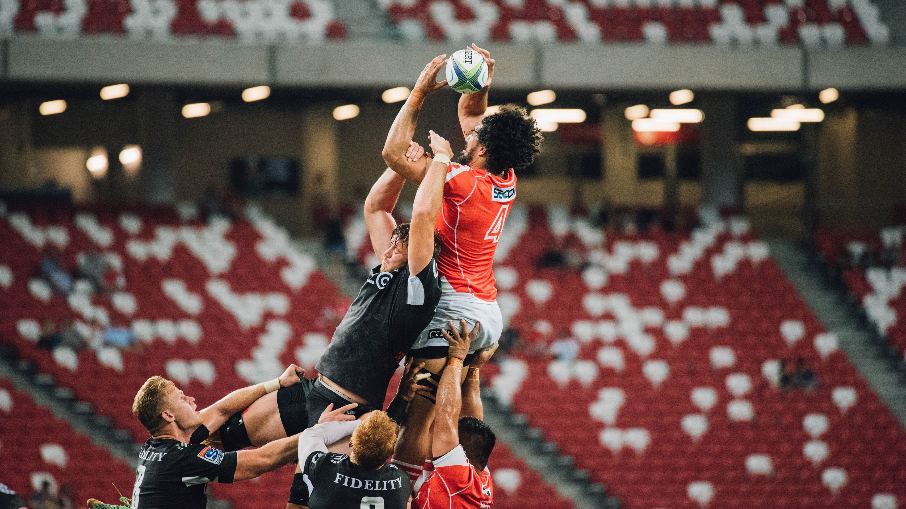 街道即王座，贝恩的暗夜压制与F1的钢铁意志