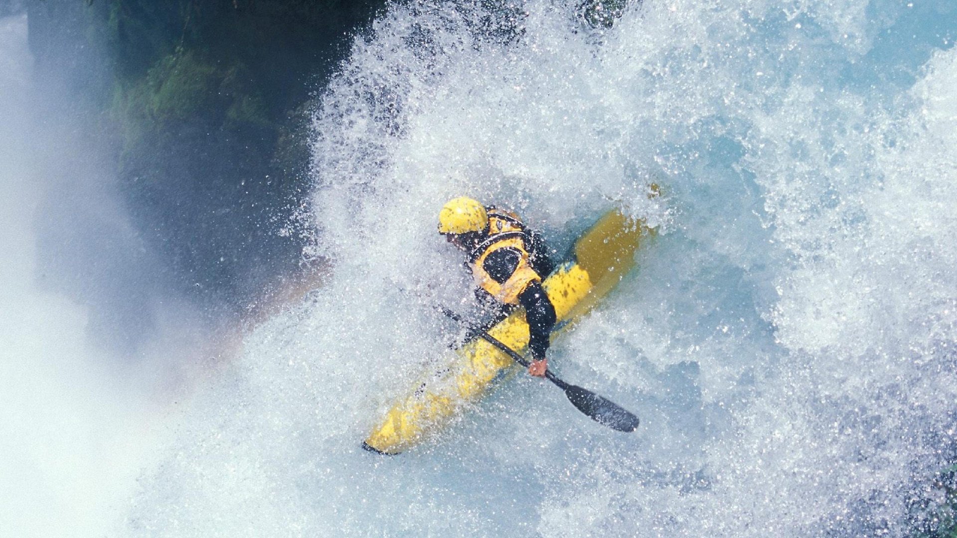 圣西罗的暗夜舞者,莱奥如何用左脚编织欧冠淘汰赛的命运经纬
